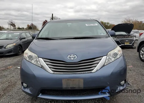 2013 Toyota Sienna Xle from USA, damaged, VIN 5TDYK3DC9DS352385